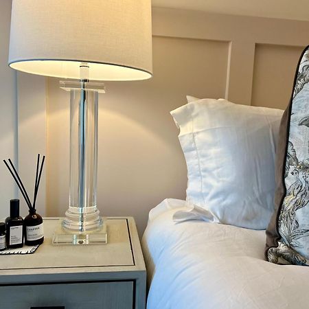 The Noir Blanc Retreat At Ryedale House Leilighet York Eksteriør bilde